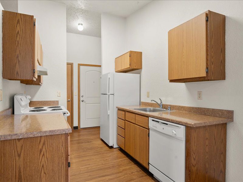 Kitchen, unit style 2B